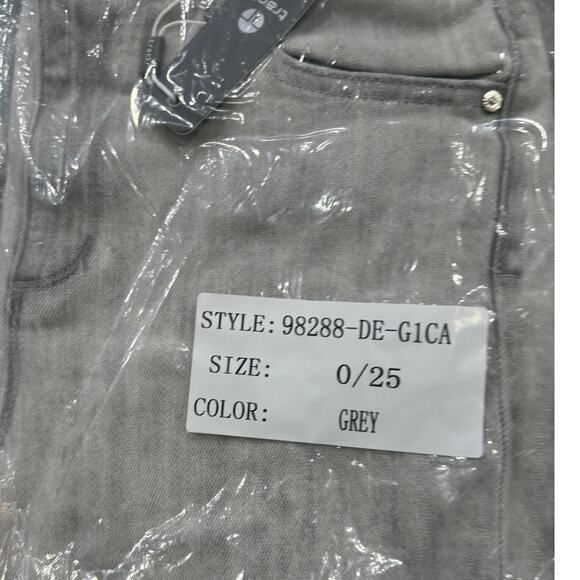 tractr Nina High Rise Slim Fit Cut Off Shorts Size 0/25 - Picture 3 of 6